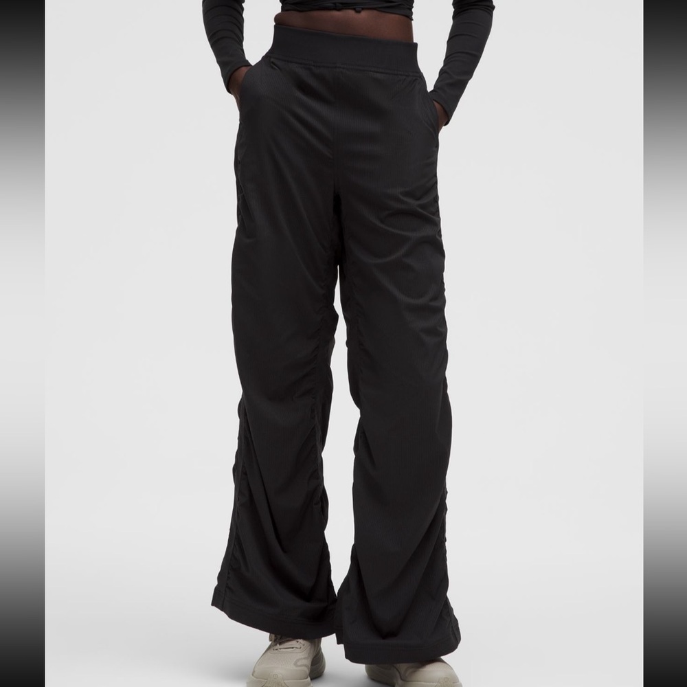 Lululemon EUC ruched high waist wide leg pant M